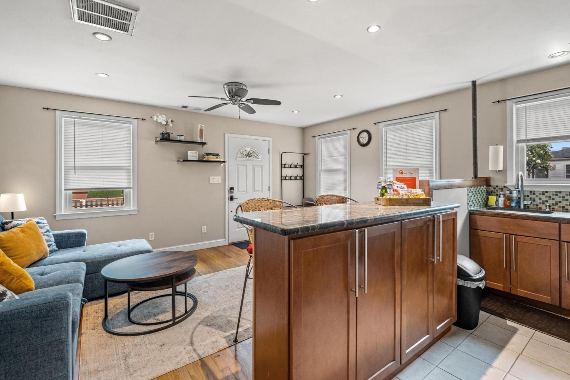 Villa 2 Bed Townhouse: Minutes From Dca-National Airport Alexandria Exterior foto